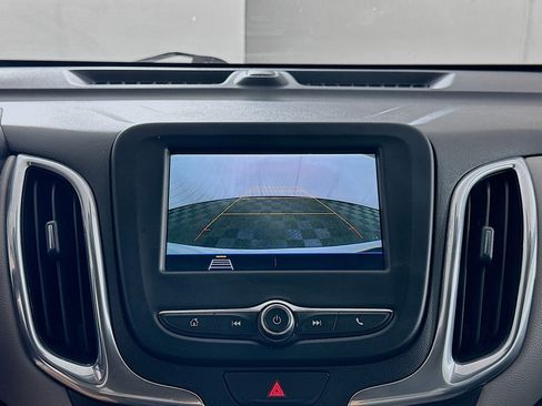 Used 2019 Chevrolet Equinox LS image 21