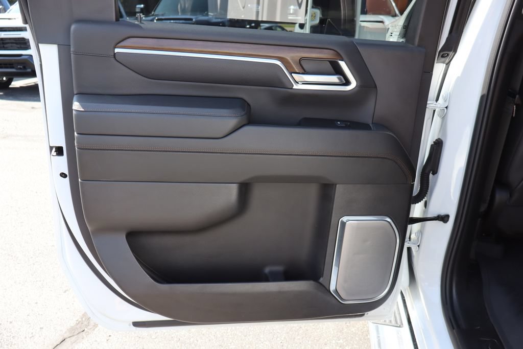 Used 2025 Chevrolet Silverado 2500 High Country w/ Technology Package AWD/4WD image 26