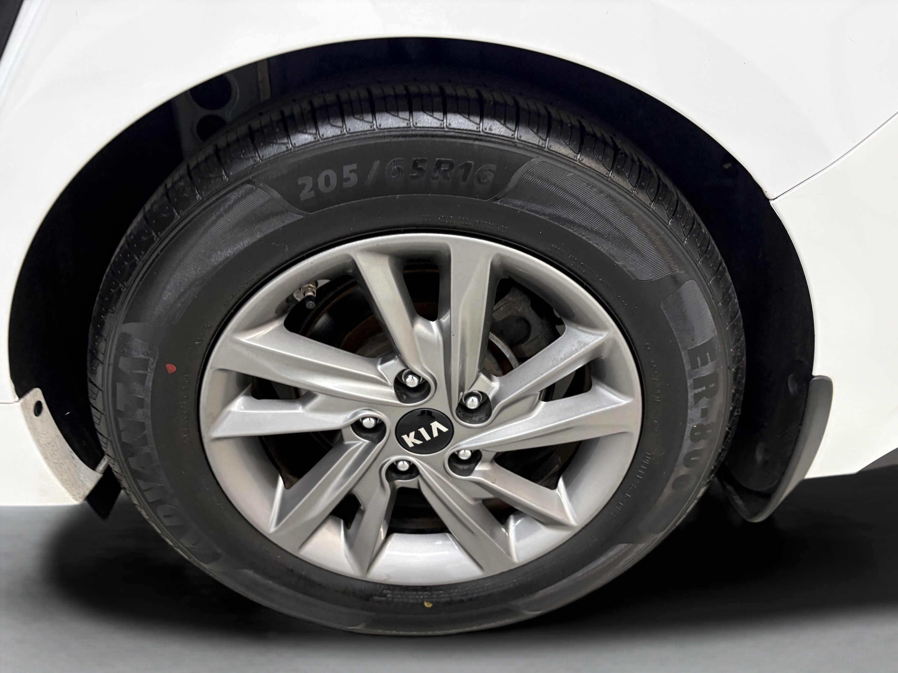 Used 2020 Kia Optima LX FWD image 7