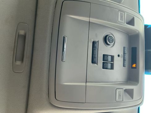 Used 2017 Chevrolet Suburban Premier AWD/4WD image 18