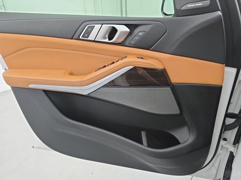 Used 2023 BMW X5 xDrive40i w/ Premium Package image 27