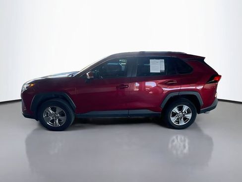 Used 2022 Toyota RAV4 XLE image 4