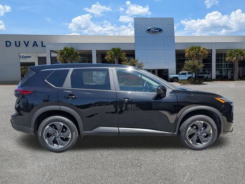 Used 2026 Nissan Rogue SV FWD image 3