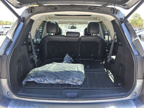 Used 2020 Nissan Pathfinder Platinum image 6