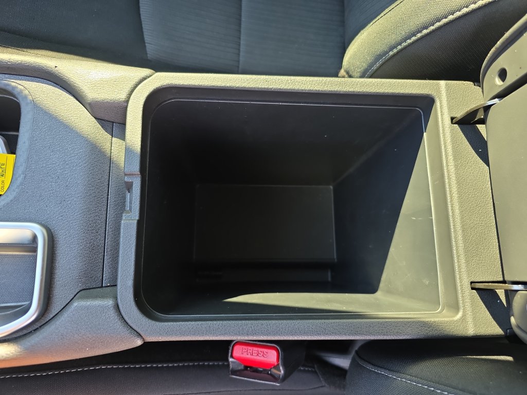 Used 2025 Nissan Sentra SV w/ Trunk Package FWD image 32