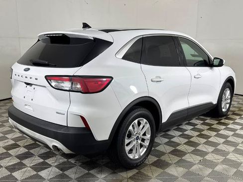 Certified 2020 Ford Escape SE FWD image 3