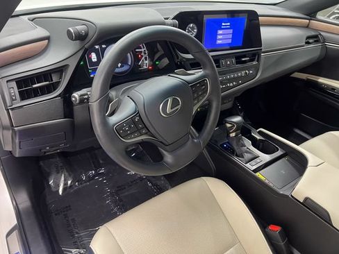 Certified 2024 Lexus ES 300h w/ Premium Package FWD image 16