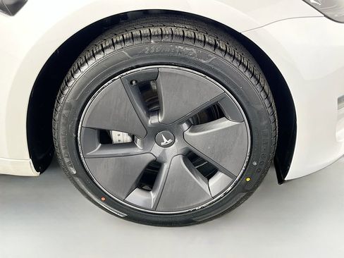Used 2023 Tesla Model 3 Standard Range RWD image 34
