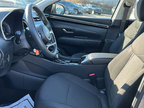 Used 2023 Hyundai Tucson SE image 8