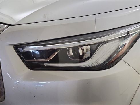 Used 2018 INFINITI QX80 4WD w/ Driver Assistance Package image 35