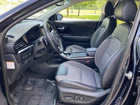 Used 2022 Kia Niro EX w/ Cold Weather Package FWD image 13