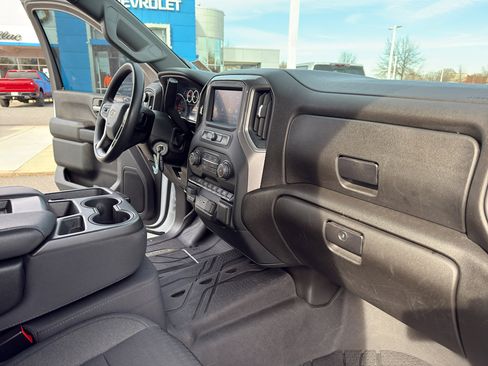 Used 2022 Chevrolet Silverado 2500 Custom w/ Custom Value Package image 32