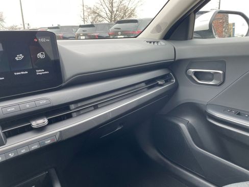 Used 2025 Kia K4 LXS image 34