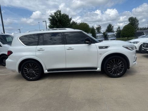 Used 2020 INFINITI QX80 Luxe w/ Edition 30 Package RWD image 3