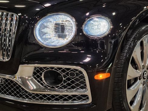 Used 2021 Bentley Flying Spur V8 AWD/4WD image 16