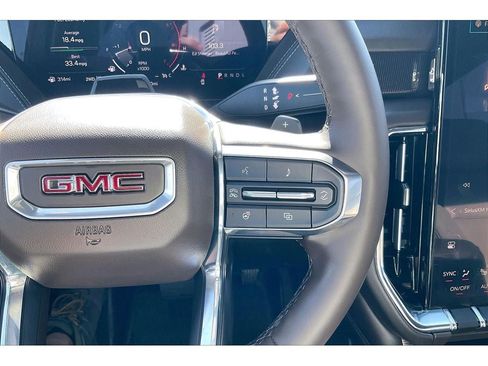 Used 2026 GMC Yukon Elevation AWD/4WD image 21