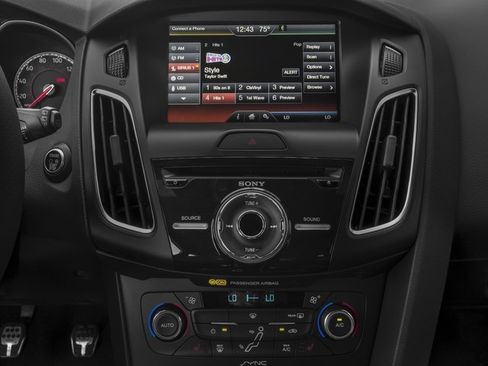Used 2017 Ford Focus ST FWD image 10