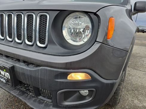 Used 2018 Jeep Renegade Latitude w/ Cold Weather Group image 6