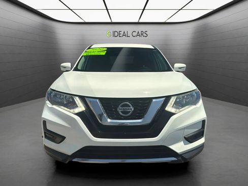 Used 2020 Nissan Rogue SV FWD image 2