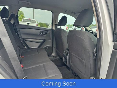Used 2024 Nissan Rogue S FWD image 10