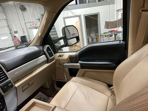 Used 2019 Ford F350 Lariat w/ Lariat Ultimate Package image 11