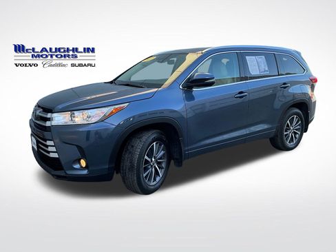 Used 2017 Toyota Highlander XLE image 1