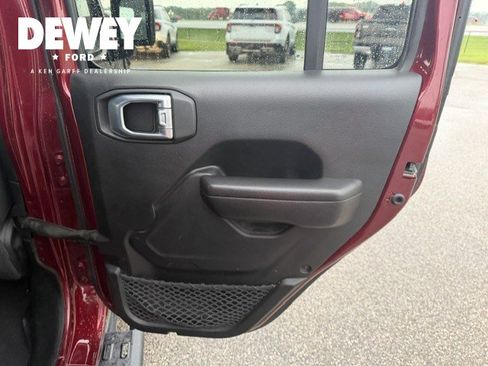 Used 2021 Jeep Wrangler Unlimited Sport AWD/4WD image 29