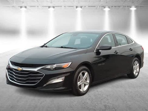Used 2023 Chevrolet Malibu LT w/ Driver Confidence Package FWD image 4