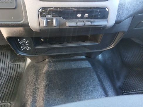 Used 2024 RAM 2500 Tradesman w/ Chrome Appearance Group image 36