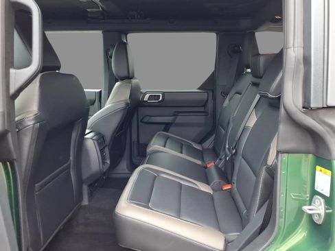 New 2025 Ford Bronco Outer Banks w/ Sasquatch Package AWD/4WD image 4