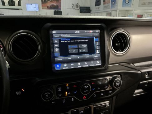 Used 2021 Jeep Wrangler Unlimited Rubicon image 26