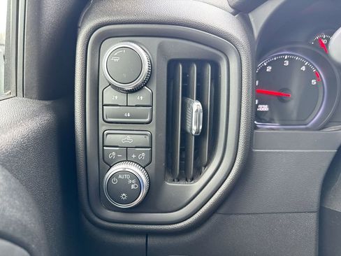 Used 2021 GMC Sierra 2500 4x4 Crew Cab w/ Gooseneck/5TH Wheel Package image 18