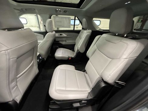 New 2026 Ford Explorer Active w/ Active Comfort Package image 25