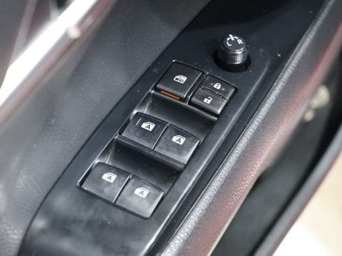 Used 2019 Toyota Camry SE FWD image 19