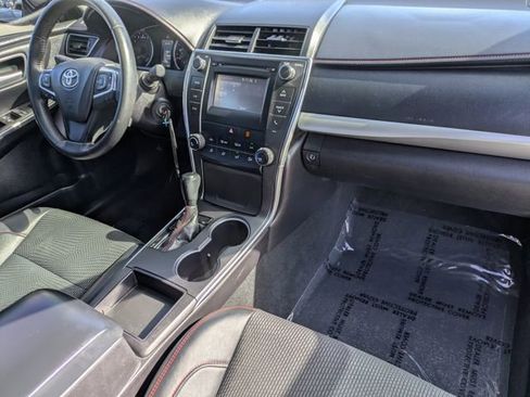 Used 2017 Toyota Camry SE image 29