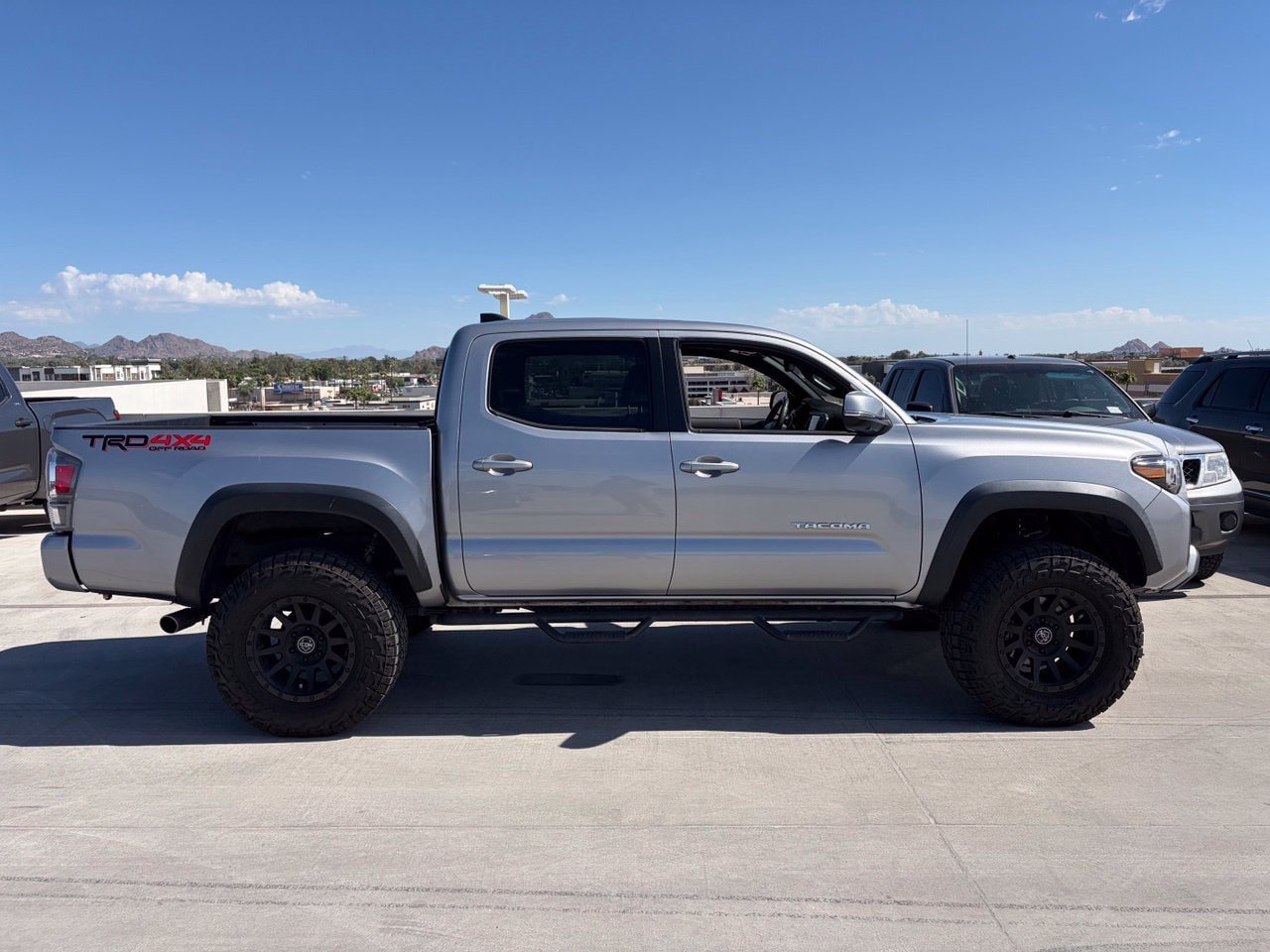 Used 2021 Toyota Tacoma TRD Off-Road w/ TRD Premium Off Road Package AWD/4WD image 3