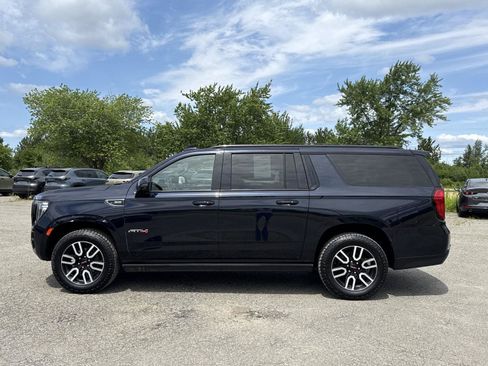 Used 2023 GMC Yukon XL AT4 w/ AT4 Premium Package AWD/4WD image 5
