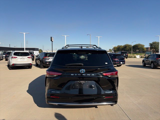 Used 2025 Toyota Sienna Platinum AWD/4WD image 6