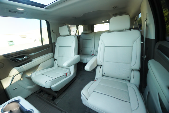 Used 2021 GMC Yukon XL Denali w/ Denali Premium Package AWD/4WD image 23