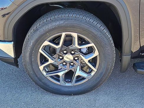 New 2026 GMC Sierra 1500 SLT image 10