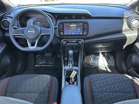 Used 2023 Nissan Kicks SR image 10
