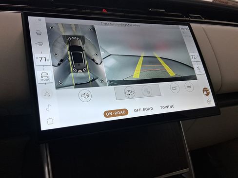 Used 2025 Land Rover Range Rover SE image 25