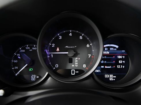 New 2026 Porsche Macan Turbo image 18