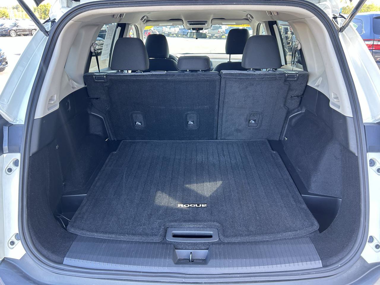 Used 2022 Nissan Rogue SV AWD/4WD image 17