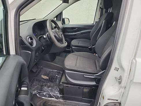 Used 2017 Mercedes-Benz Metris image 8