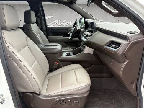 Used 2023 GMC Yukon SLT w/ SLT Luxury Package RWD image 24