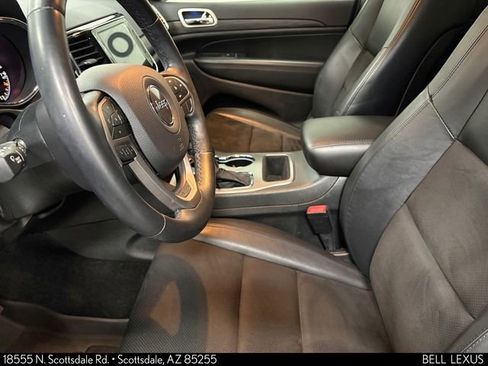 Used 2021 Jeep Grand Cherokee Laredo X AWD/4WD image 13