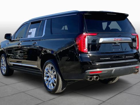 Used 2022 GMC Yukon XL Denali w/ Denali Premium Package image 11