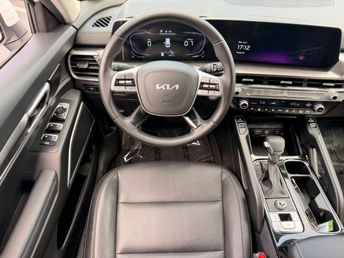 Used 2023 Kia Telluride S FWD image 15