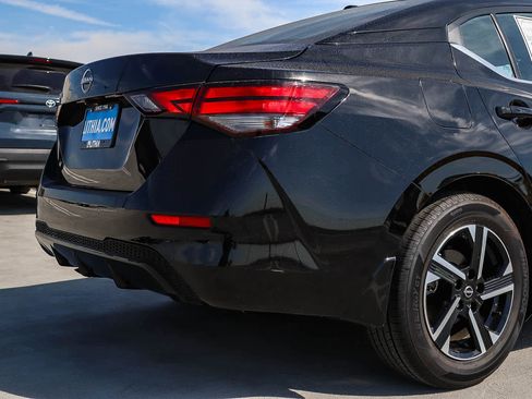 Used 2025 Nissan Sentra SV w/ All-Weather Package image 9